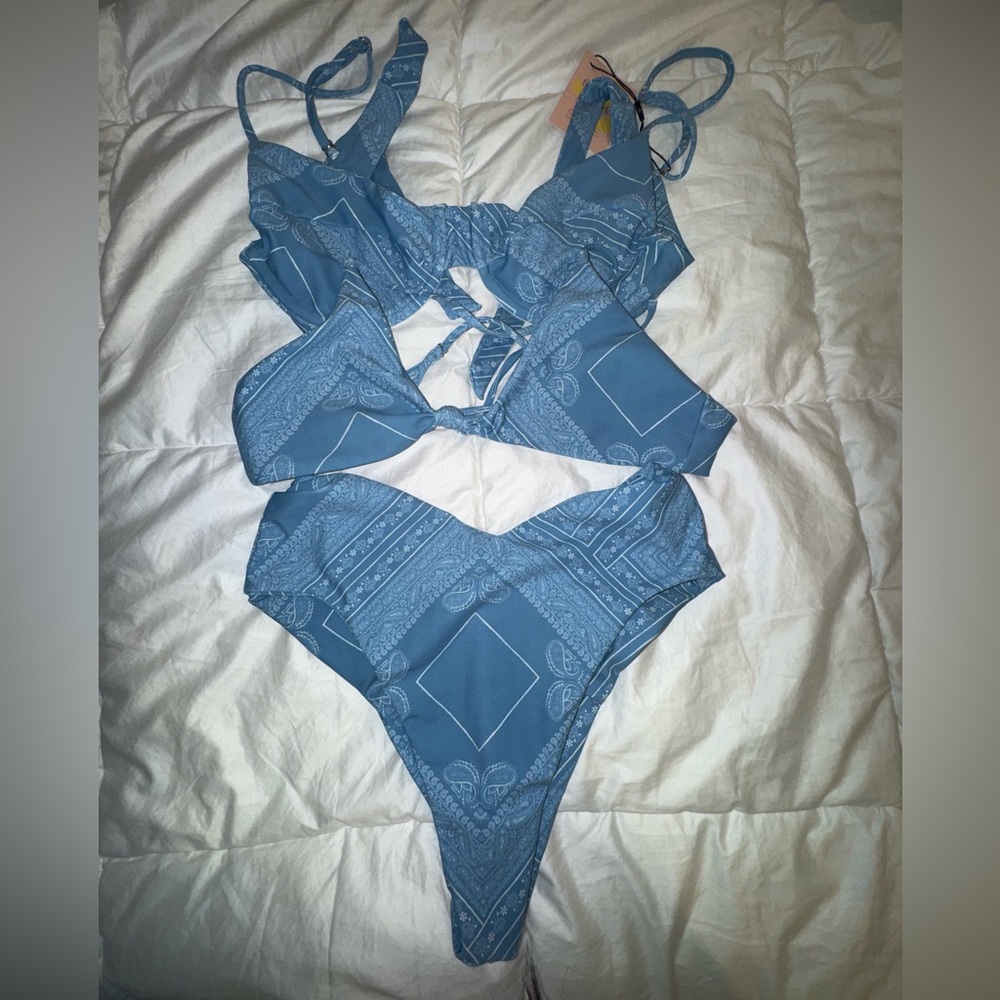 Skatie Blue Patterned Bikini Set